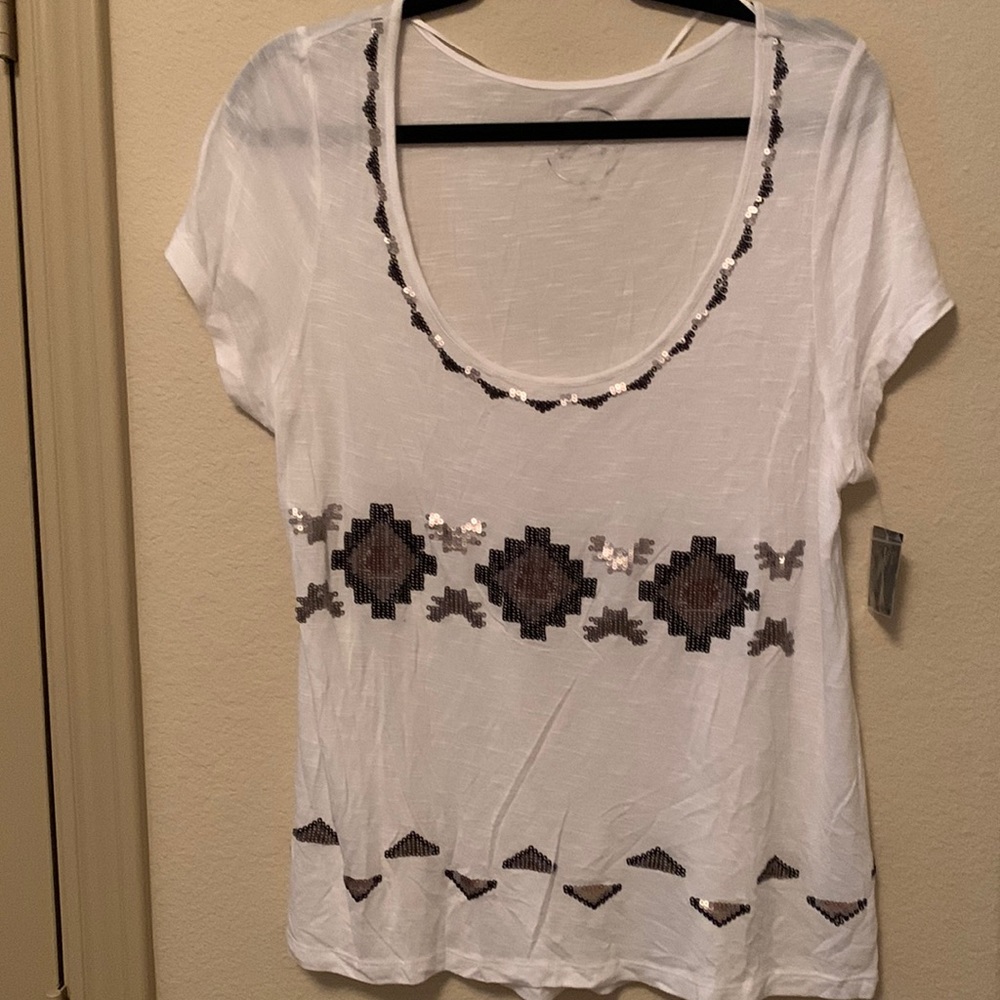 INTERNATIONAL CONCEPTS: Size XL: White Top with Detailed Sequins